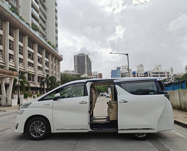 https://images10.gaadi.com/usedcar_image/4623262/original/processed_e10d791947dba400502dce1ffff034b3.jpg?imwidth=6402
