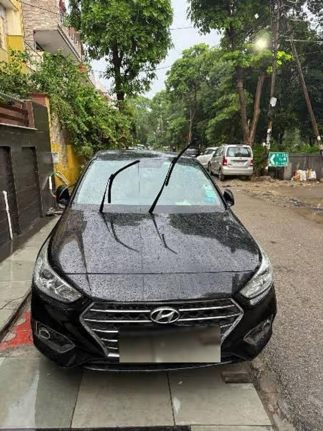https://images10.gaadi.com/usedcar_image/4623278/original/9df7208a-a37b-42db-8940-b3de7f263ded.png?imwidth=6402