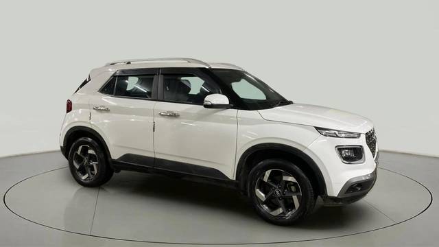 https://images10.gaadi.com/usedcar_image/4623312/original/9541a0e67fa11bda8eb3d223fef4e66a.jpg?imwidth=6400