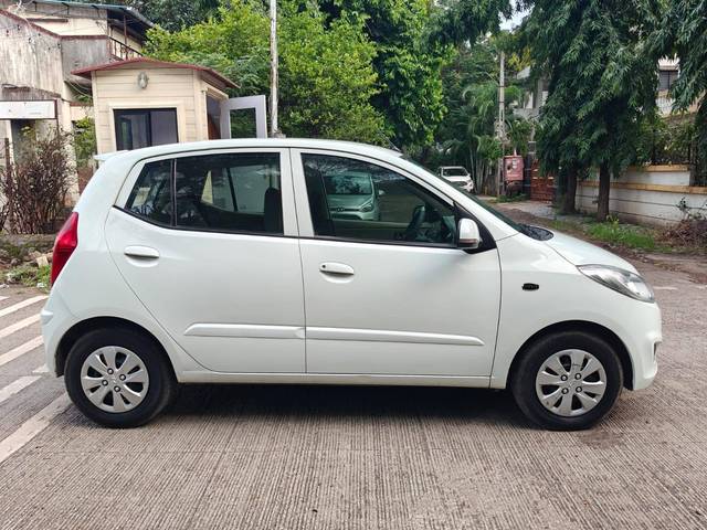 https://images10.gaadi.com/usedcar_image/4623315/original/processed_633e9b2b80d2b1f64061ccd2a4e018a6.jpg?imwidth=6401