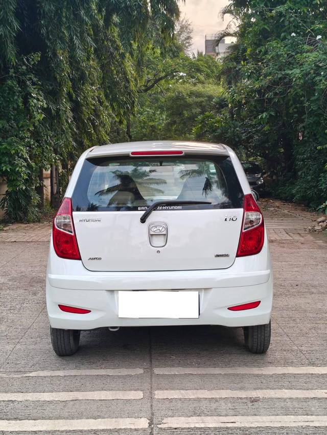 https://images10.gaadi.com/usedcar_image/4623315/original/processed_dd5544792cd3f06537bfff21e85f251f.jpg?imwidth=6402