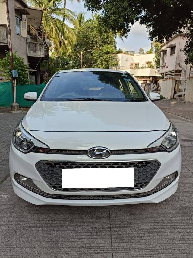 https://images10.gaadi.com/usedcar_image/4623317/original/processed_bafb2b48590758a8c1bfa00bb950302b.jpg?imwidth=6400