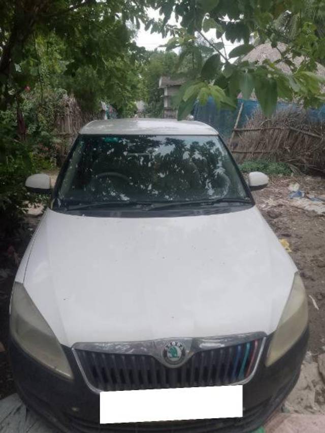 https://images10.gaadi.com/usedcar_image/4623324/original/processed_e358eaef-2ada-41dd-b3dc-bb61ec44f24d.jpg?imwidth=6400