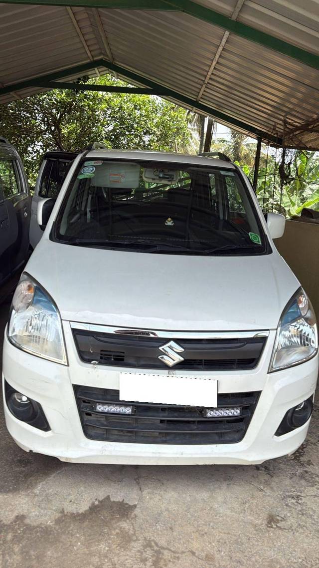 https://images10.gaadi.com/usedcar_image/4623368/original/processed_8b7a495c-5616-452b-9968-134583a30d76.jpg?imwidth=6401