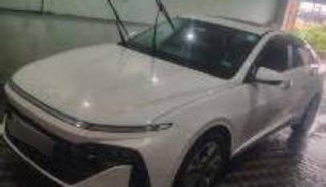 https://images10.gaadi.com/usedcar_image/4623392/original/processed_processed_88f7b4d9-18df-47d3-a536-caf09eeaeb46.jpg?imwidth=6400