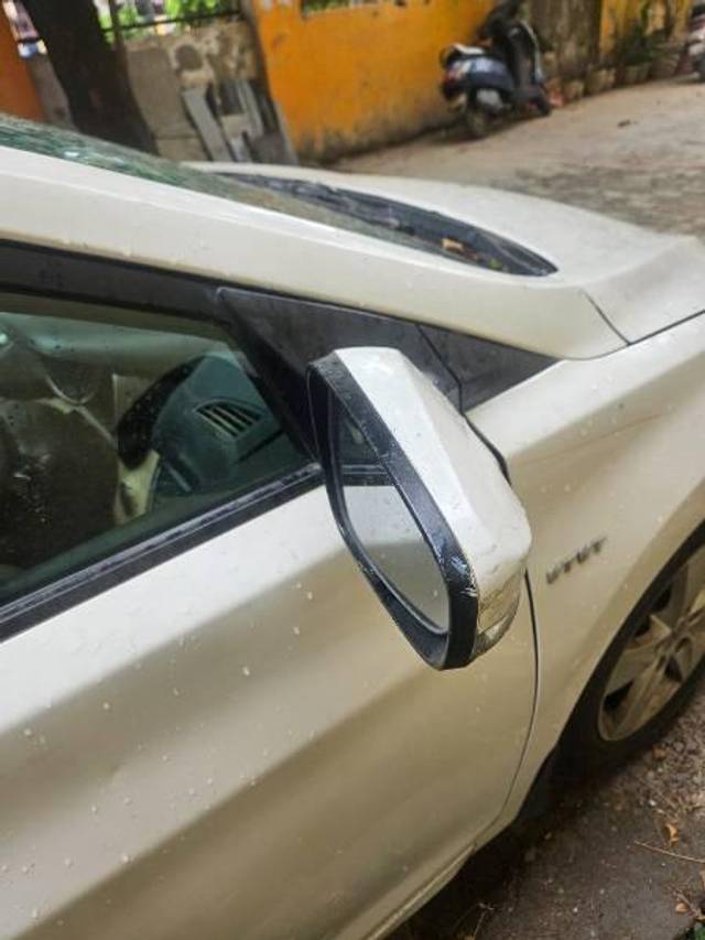 https://images10.gaadi.com/usedcar_image/4623406/original/processed_b99e9944-0952-4cbd-aa36-57de2dd129f1.jpg?imwidth=6402
