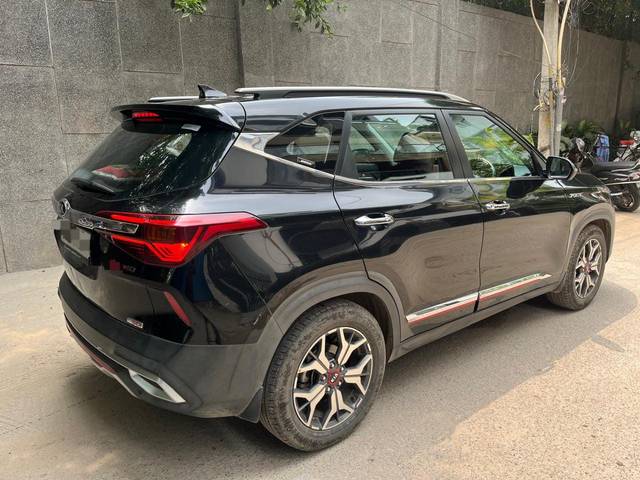 https://images10.gaadi.com/usedcar_image/4623421/original/8982a021f1ef41364c41e03de552b01a.jpg?imwidth=6402
