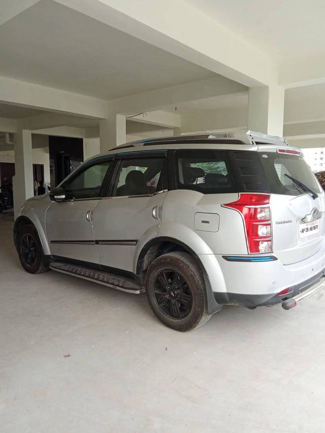 https://images10.gaadi.com/usedcar_image/4623432/original/processed_fdeb988d-f86b-40e8-975f-dda072a1518e.jpeg?imwidth=6402
