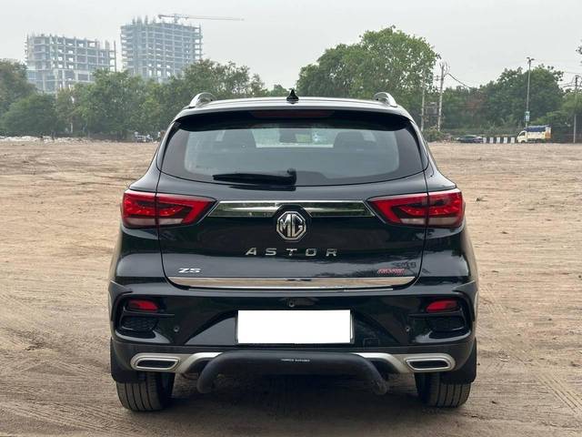 https://images10.gaadi.com/usedcar_image/4623449/original/processed_235011a04318bbd5c433e71b32696115.jpg?imwidth=6402