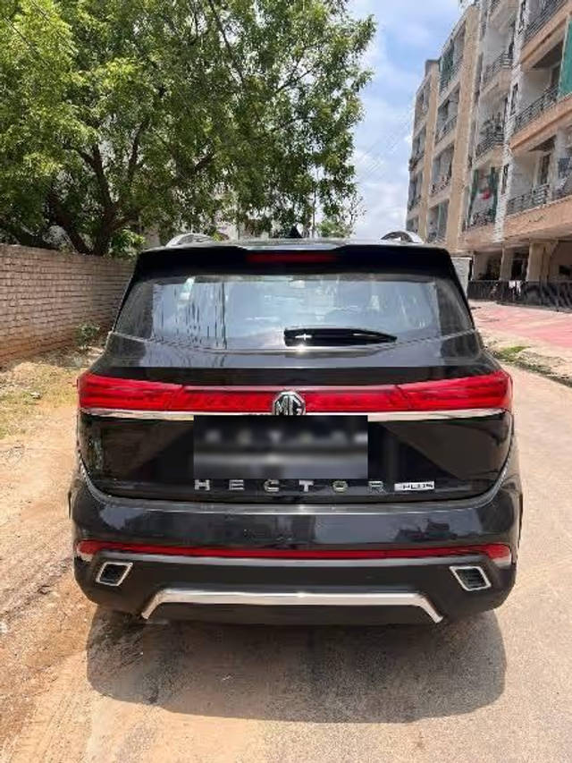 https://images10.gaadi.com/usedcar_image/4623458/original/922eddf4-cfbc-418e-bc6c-2a01004a53a9.png?imwidth=6401