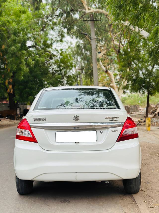 https://images10.gaadi.com/usedcar_image/4623489/original/processed_259f495e-4419-40f0-9b38-8af8c3107f34.jpg?imwidth=6402