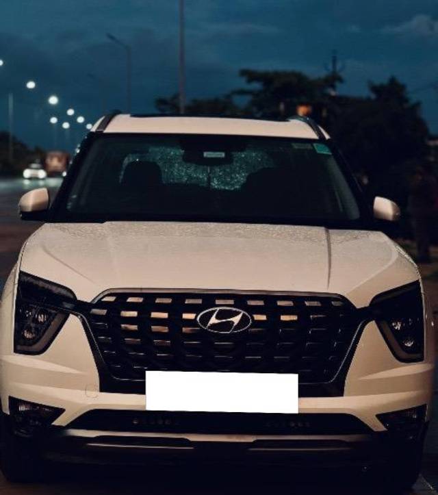 https://images10.gaadi.com/usedcar_image/4623503/original/processed_37a70f09-1d91-4116-a70f-8f29999c7b5d.jpeg?imwidth=6400