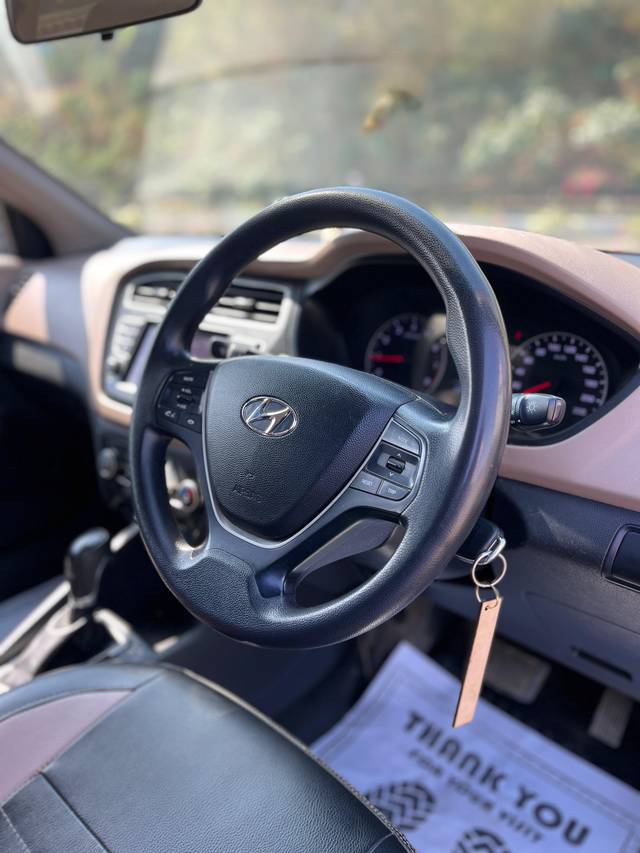 https://images10.gaadi.com/usedcar_image/4623505/original/ce78563f288b91b36a3e2269c8282d54.jpg?imwidth=6401