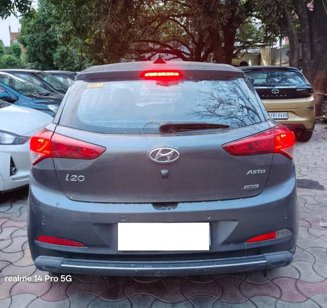 https://images10.gaadi.com/usedcar_image/4623507/original/processed_a7ddb4629426a0d31a543c93112e6a1b.jpg?imwidth=6401