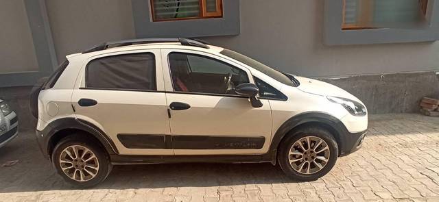 https://images10.gaadi.com/usedcar_image/4623510/original/processed_1fd9787f-eabd-456e-a6bf-765470cfa3c7.jpg?imwidth=6401