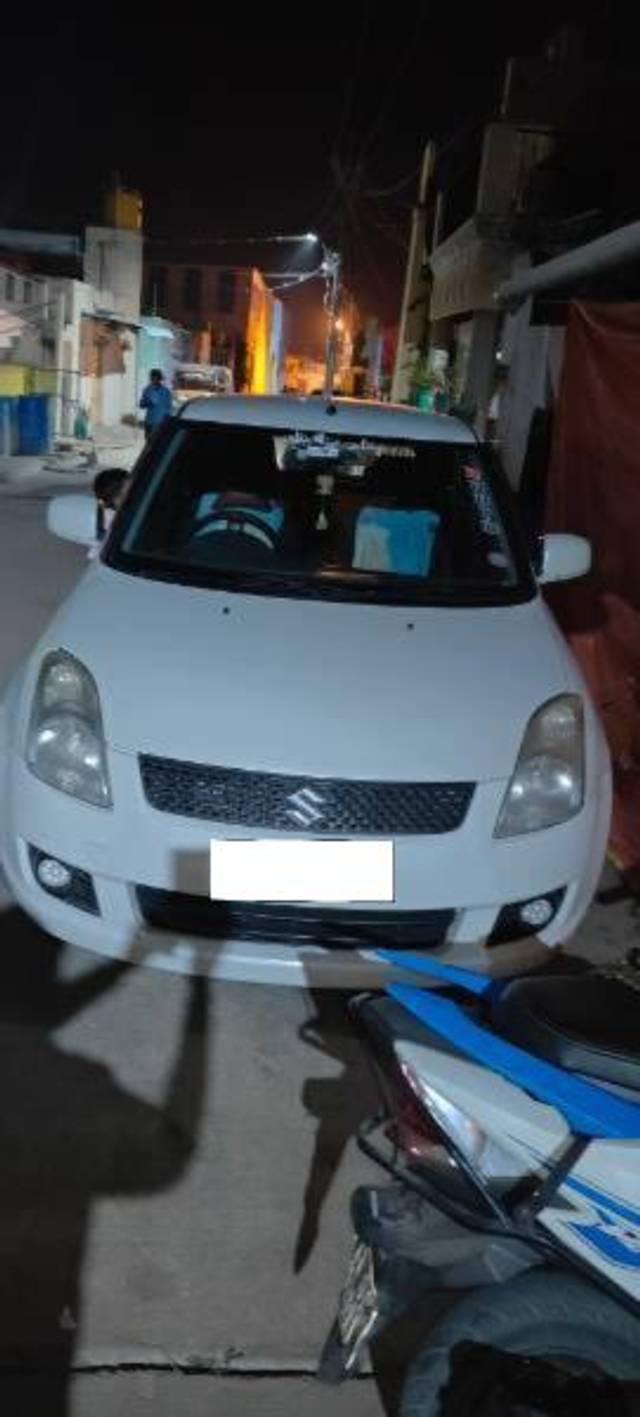 https://images10.gaadi.com/usedcar_image/4623515/original/processed_d2cda304-ec49-43d3-baf7-767850b7cd71.jpg?imwidth=6400