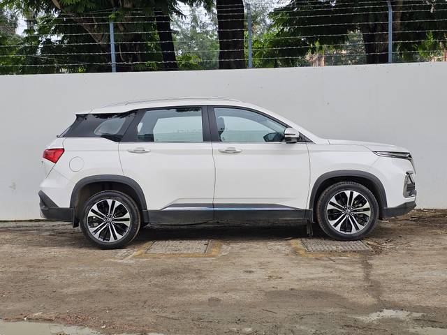 https://images10.gaadi.com/usedcar_image/4623555/original/c8ea174d2e16f23ad514d2eec6d334f8.jpg?imwidth=6401