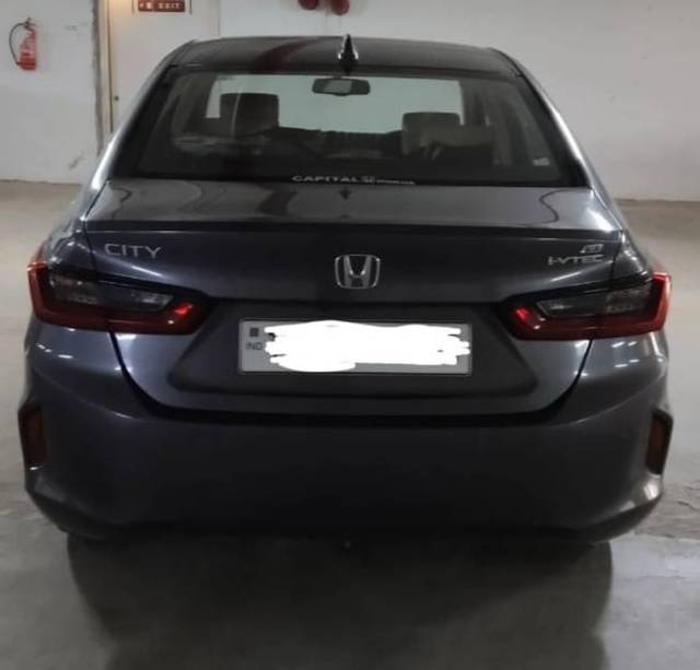 https://images10.gaadi.com/usedcar_image/4623556/original/processed_59250a1ea61bcef9422eaa3b2b06d5bf.jpg?imwidth=6401