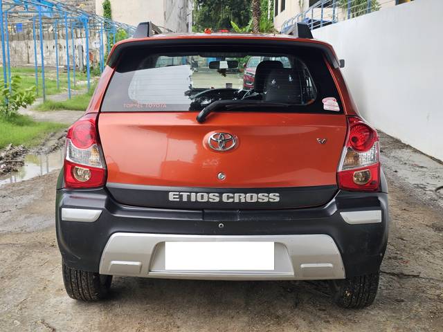 https://images10.gaadi.com/usedcar_image/4623559/original/processed_76c986da21927f80374e686e2e97cdaa.jpg?imwidth=6401
