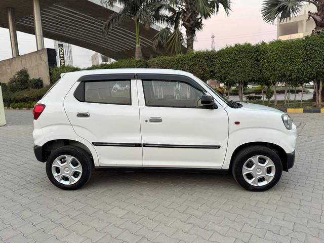 https://images10.gaadi.com/usedcar_image/4623591/original/processed_1eb6307ec299bf58ad07c8ac9fa994c0.jpg?imwidth=6401