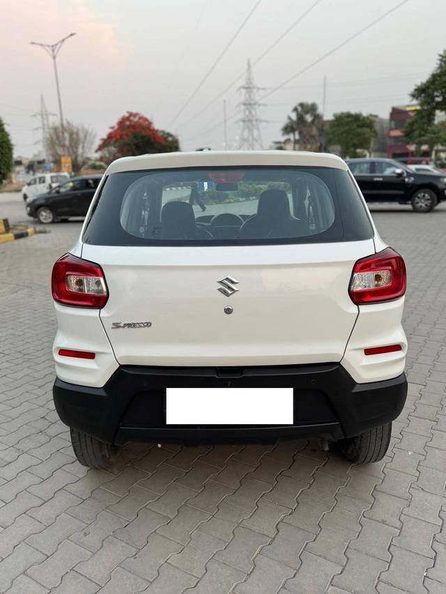 https://images10.gaadi.com/usedcar_image/4623591/original/processed_6ce6f665f142a3c21b20dcc5f5d8e61e.jpg?imwidth=6402