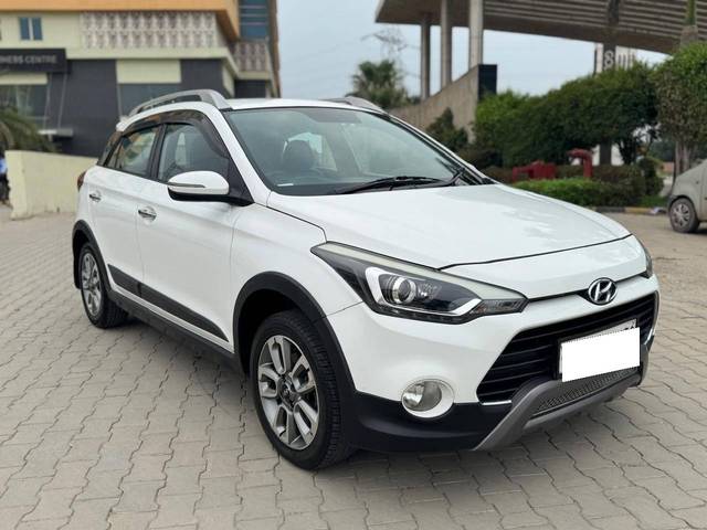 https://images10.gaadi.com/usedcar_image/4623597/original/processed_b0e09b80b09e42548159311f17c15714.jpg?imwidth=6400
