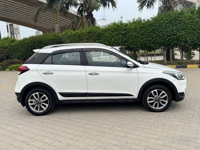 https://images10.gaadi.com/usedcar_image/4623597/original/processed_bc073fa2f377e0c0f6b7e1dc41270209.jpg?imwidth=6401