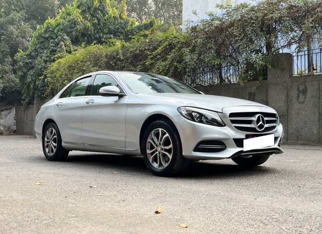 https://images10.gaadi.com/usedcar_image/4623603/original/processed_1531b7d5877434ec55e2d149f38e4549.jpg?imwidth=6400