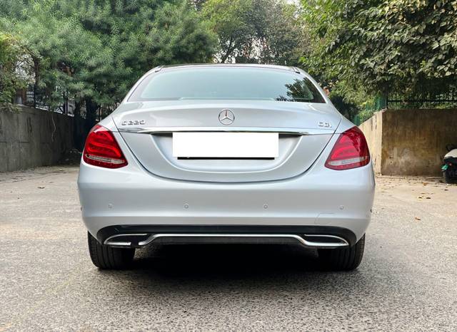 https://images10.gaadi.com/usedcar_image/4623603/original/processed_957bfd7127a92c56b2fc138929a86302.jpg?imwidth=6401