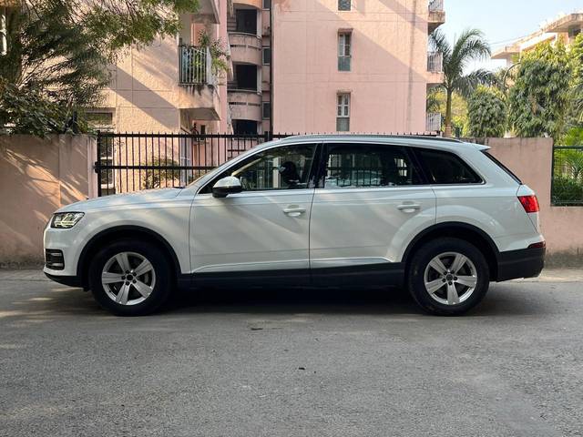 https://images10.gaadi.com/usedcar_image/4623612/original/4474bd213886e9699477677387a6838f.jpg?imwidth=6402