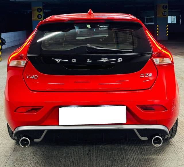 https://images10.gaadi.com/usedcar_image/4623616/original/processed_c6ed11c9b0350986ce9247e2e9f55547.jpg?imwidth=6402