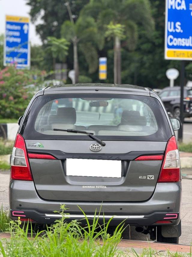 https://images10.gaadi.com/usedcar_image/4623619/original/processed_c1fa1f6f8a32077e10f4a65d8c5f42ef.jpg?imwidth=6401