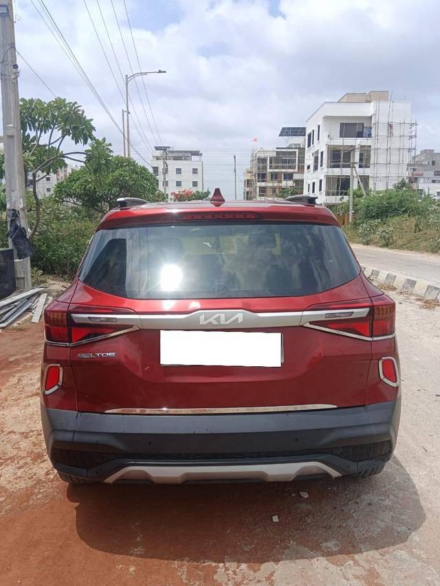 https://images10.gaadi.com/usedcar_image/4623621/original/processed_143a5b786a7e8a98ece6c8a201746828.jpg?imwidth=6402