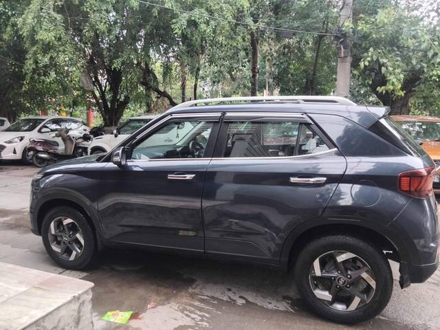 https://images10.gaadi.com/usedcar_image/4623631/original/processed_02bffb6cb31ad21df87224086f14976a.jpg?imwidth=6402