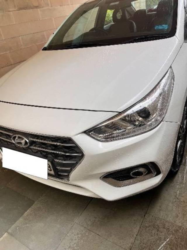 https://images10.gaadi.com/usedcar_image/4623637/original/processed_56479f17-afac-4240-b7ac-f01f6a067109.jpeg?imwidth=6401