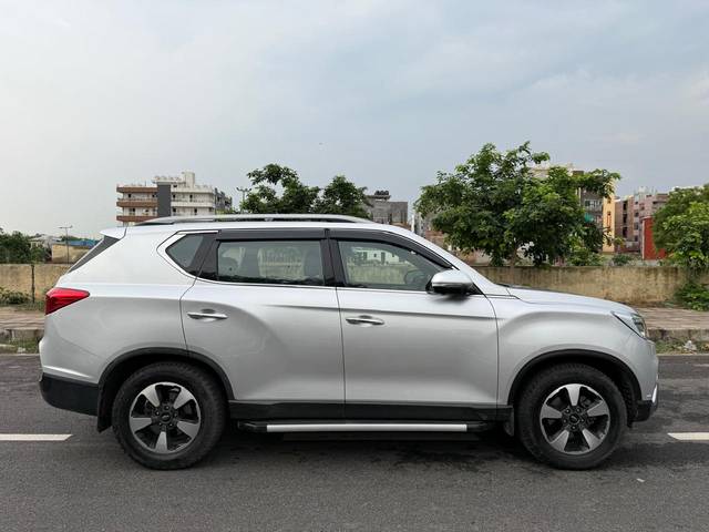 https://images10.gaadi.com/usedcar_image/4623661/original/d81e437fe80e7c187ed33c2565748cd8.jpg?imwidth=6401