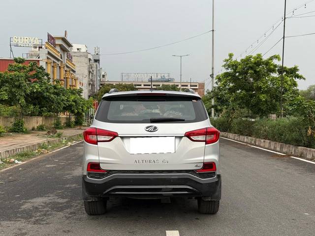 https://images10.gaadi.com/usedcar_image/4623661/original/processed_af695fb243af1238c9aa4513b18b78ba.jpg?imwidth=6402