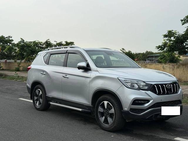 https://images10.gaadi.com/usedcar_image/4623661/original/processed_df57807d63502e1b73a8481b192986e0.jpg?imwidth=6400