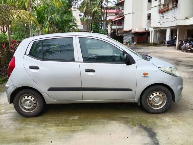 https://images10.gaadi.com/usedcar_image/4623696/original/processed_47c83bc0-dc15-4301-8a0c-3d26da95633a.jpeg?imwidth=6401