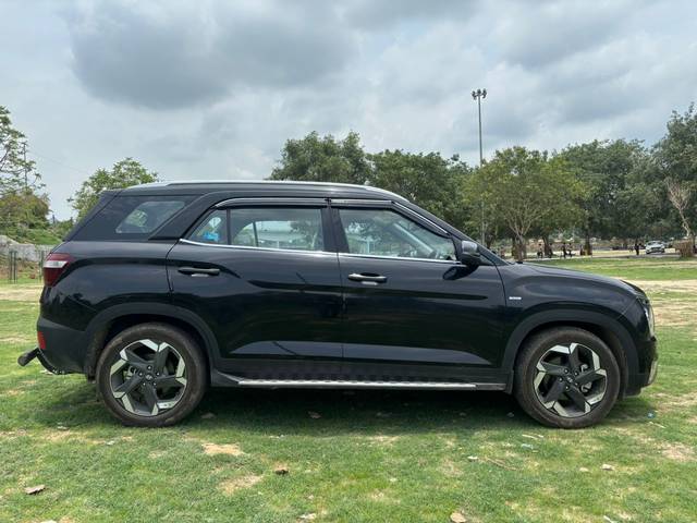 https://images10.gaadi.com/usedcar_image/4623714/original/ec29d7862dc8462e9442d4da0d9e4d5c.jpg?imwidth=6401