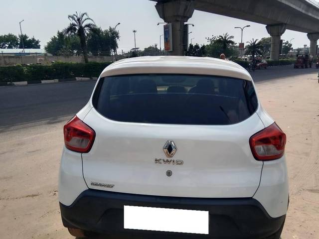 https://images10.gaadi.com/usedcar_image/4623730/original/processed_7bbc6e073d4f50fa0a6cc49183566ec0.jpg?imwidth=6401