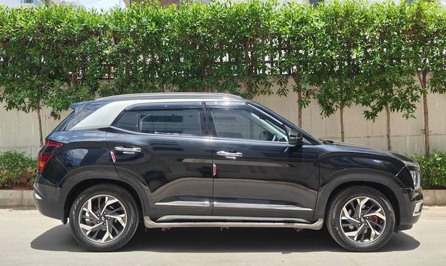 https://images10.gaadi.com/usedcar_image/4623749/original/f2edfb7513676504d968c3506e167d2a.jpg?imwidth=6401