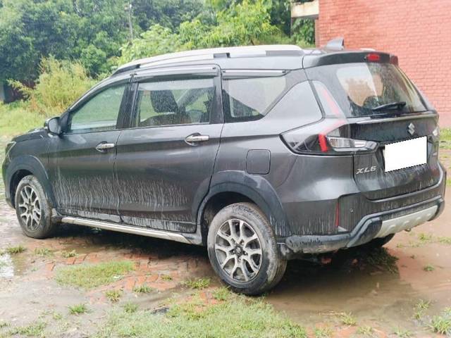 https://images10.gaadi.com/usedcar_image/4623753/original/processed_145a57e0-9f22-4b5a-ac4f-dd5d997eedb3.jpg?imwidth=6402