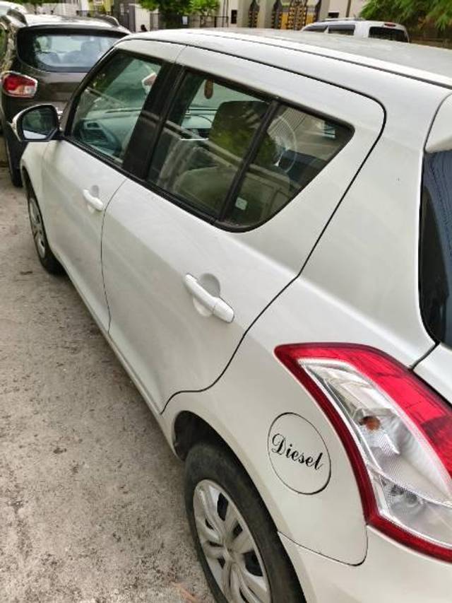 https://images10.gaadi.com/usedcar_image/4623762/original/processed_a7a59ca7-8acb-4758-ba25-3617c63d7fbf.jpg?imwidth=6402