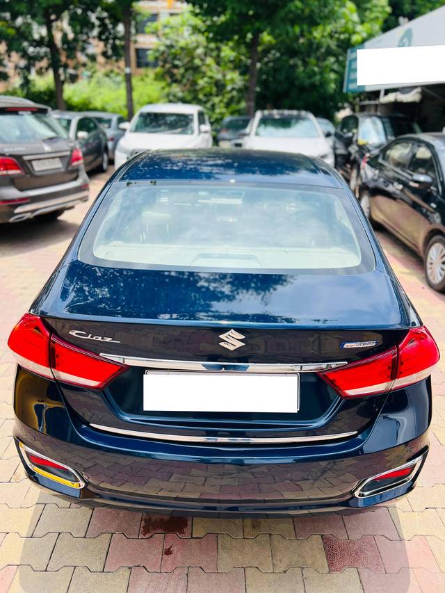 https://images10.gaadi.com/usedcar_image/4623764/original/processed_b0fc463a9922d8013fb957e24d55b7cb.jpeg?imwidth=6401