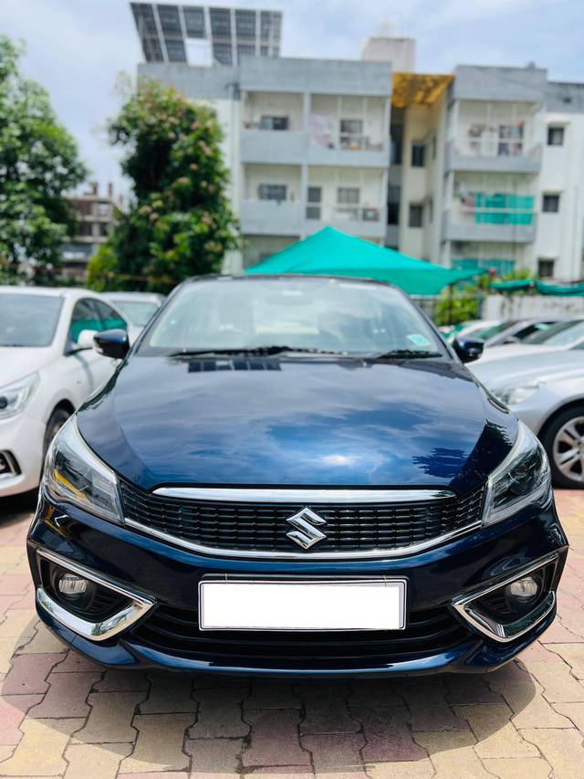 https://images10.gaadi.com/usedcar_image/4623764/original/processed_f40cb9b21f3e3837a31d335976b3ece7.jpeg?imwidth=6402