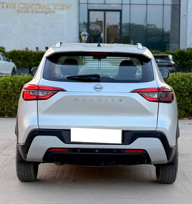 https://images10.gaadi.com/usedcar_image/4623765/original/processed_22dbf1b2b962e5a310f1105e55508fea.jpg?imwidth=6402