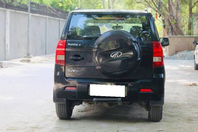 https://images10.gaadi.com/usedcar_image/4623772/original/processed_87ed2153-b1b3-4e3e-9189-b47fc939046f.jpeg?imwidth=6402