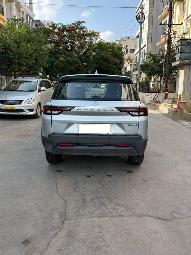 https://images10.gaadi.com/usedcar_image/4623775/original/processed_eec5efb5fd5b7c75ad3fba6d66185ddc.jpg?imwidth=6401