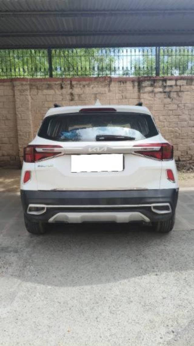 https://images10.gaadi.com/usedcar_image/4623778/original/processed_728d632e-e270-42c4-bf5e-92451ca7dd69.jpg?imwidth=6401